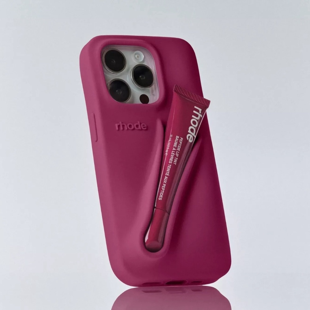 Rhode fall lip case iPhone 15Pro Max in Raspberry Jelly